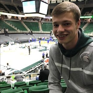 Meet your Posher, Alex